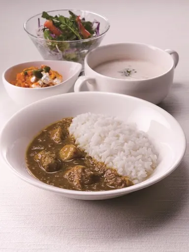 プチサイズ　インドカリー　スパイシーチキン　盛り付け例