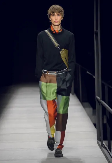 ボッテガ・ヴェネタ　FW18コレクションLOOK16