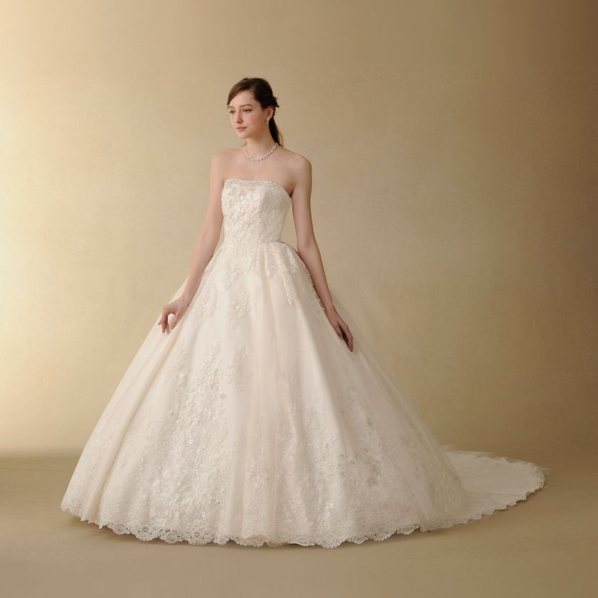 TAKAMI BRIDAL オリジナルドレスコレクション
2018 Spring / Summer 新作発表