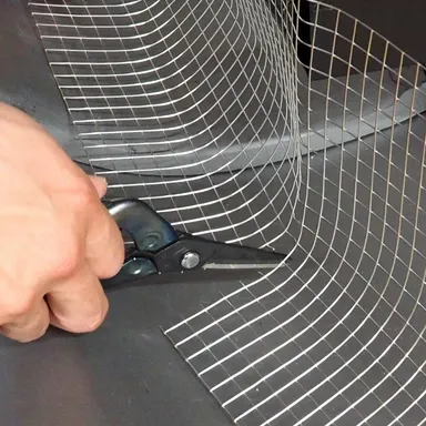 金切り鋏でカットも簡単