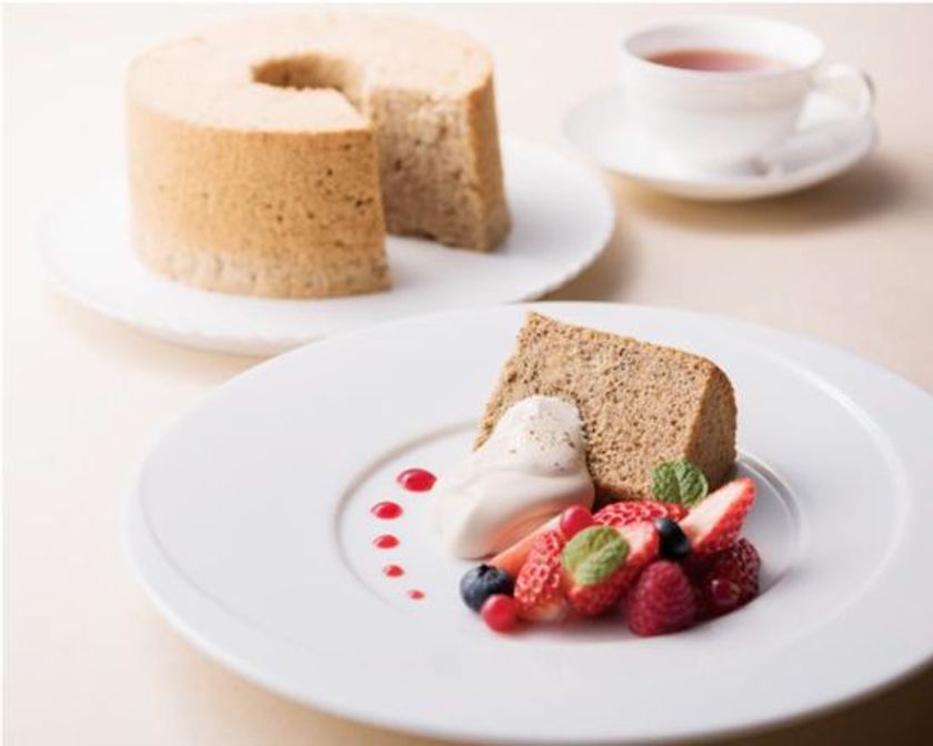 【ホテル阪急インターナショナル】
日本紅茶協会認定「おいしい紅茶の店」より、
ベルガモット薫るケーキを
紅茶のシフォンケーキ「Le The　ル テ」　