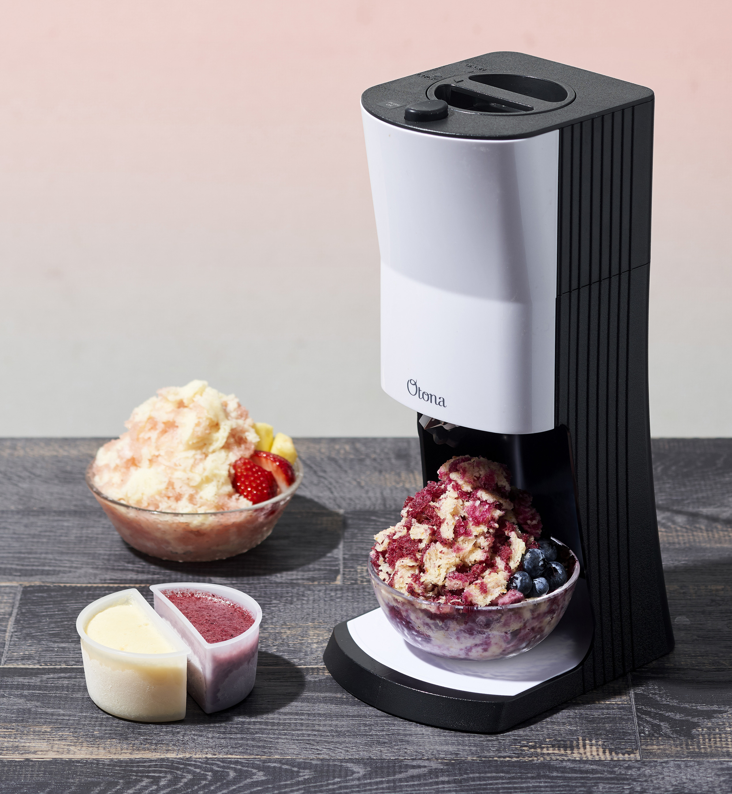 激安ドウシシャ 電動 ふわふわ 冷凍フルーツ 製氷カップ2個付き(Mサイズ) かき氷器 とろ雪 ブラック かき氷器 
