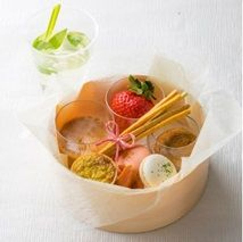 ～観光特急「しまかぜ」運転開始５周年記念～
志摩観光ホテル総料理長　樋口宏江による記念メニューを発売します