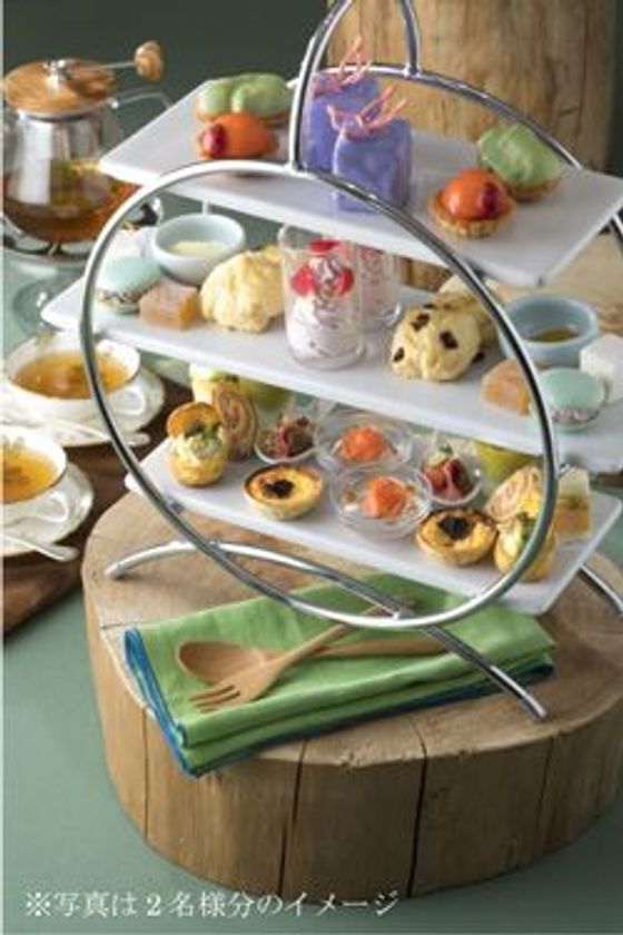 日の光が降り注ぐアトリウムの中で
「森の妖精と楽しむ　アフタヌーン・ティーセット」
2018年3月1日（木）より
吉祥寺第一ホテル2階「アトリウムラウンジ」にて