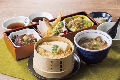 春の恵み三昧膳(たけのこせいろ御飯)