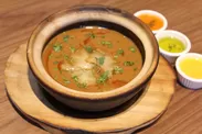 バンコクチャイナタウン名物 　タイ風フカヒレ土鍋ご飯(3色オリジナルソース付き)