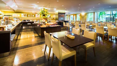 カフェ&バイキング「シャガール」