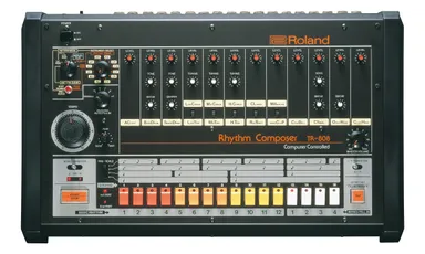 リズムマシン「TR-808」