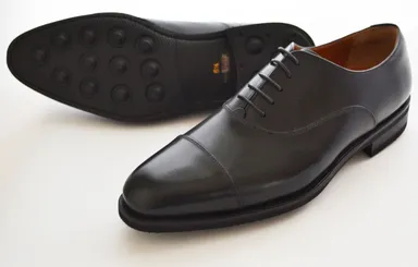 グッドイヤー・ウエルト製法のドレスシューズ