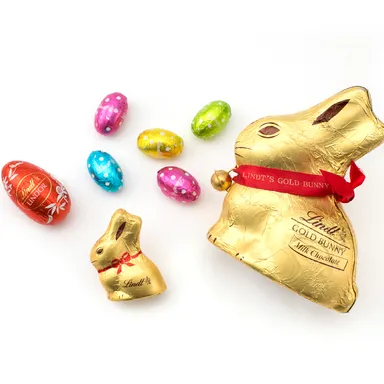 エッグハントで見つけるチョコレートと、マイ ゴールドバニー(写真はイメージです)