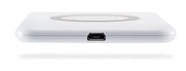 電源はUSBケーブルで接続