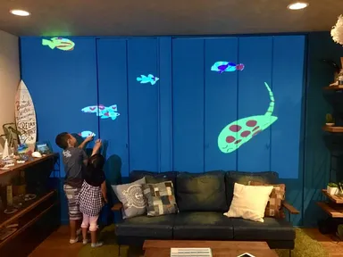 お子様も遊べるアクアリウム