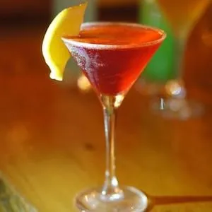 インクの色を再現したカクテル