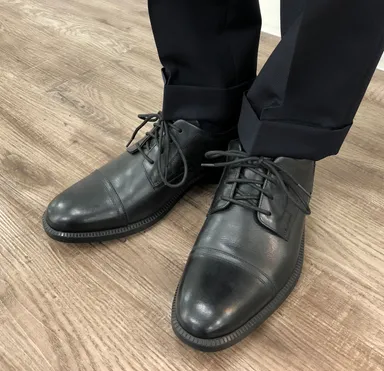 【営業職】おすすめスタイル＆シューズ「ドレスポーツ モダン」キャップトゥ(ブラック)￥24,000(CG7393)