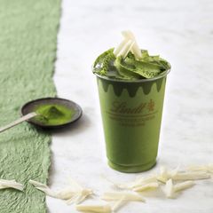 リンツ、春の期間限定ドリンクが4月2日に登場！自慢のミルキーなホワイトチョコレートに抹茶の深い苦みと豊かな香りが贅沢に融合