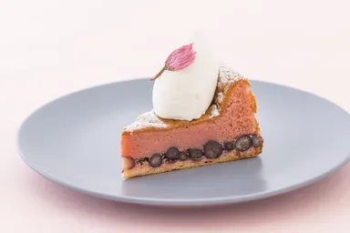 中田屋甘味処「和味」より桜のガトーショコラ