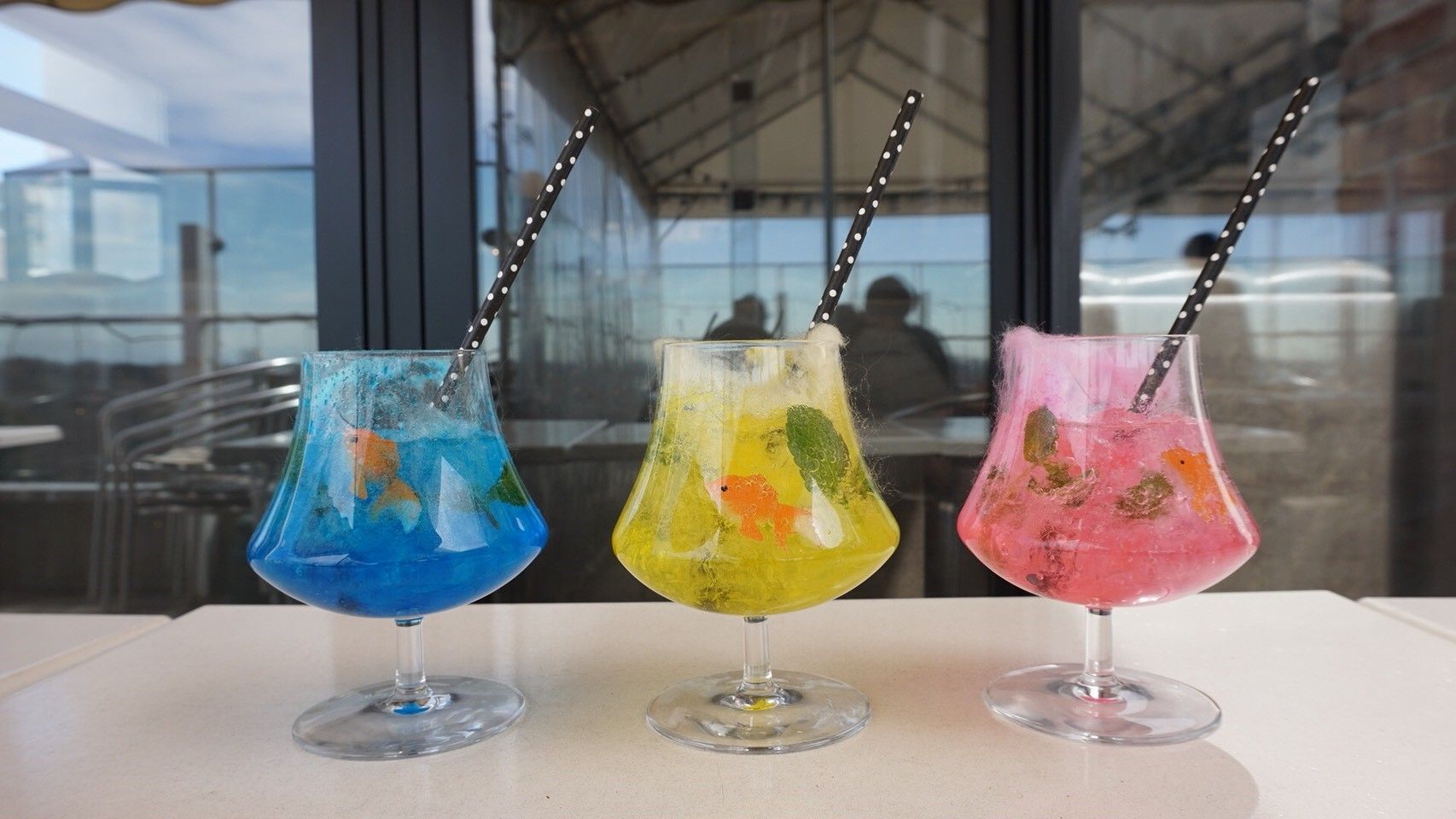 吉祥寺ソラzenon ふわーーーっと春のもこふわメニュー登場 金魚が泳ぐ わたあめドリンク 3色の Cotton Candy Drink 登場 株式会社じぞう屋のプレスリリース 吉祥寺ソラzenon ふわーーーっと春のもこふわメニュー登場 金魚が泳ぐ わたあめドリンク 3色の Cotton Candy Drink 登場 株式会社じぞう屋のプレスリリース