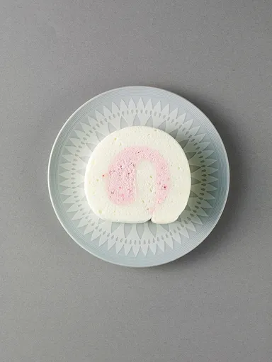 いちごのホワイトロール