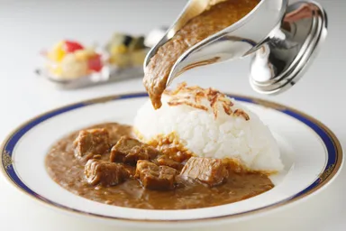 なつかしのメニューも販売中！「ビーフカレー」