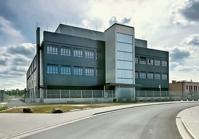 フランクフルトにおけるデータセンター
供給能力を1.5倍に拡大