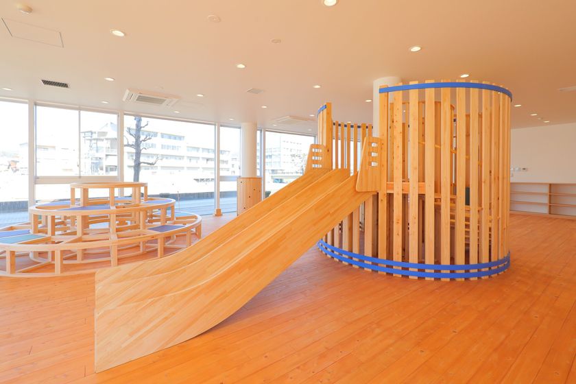 子育て支援、“木育(もくいく)”推進の新たな拠点
「府中市こどもの国ポムポム」の受託運営を開始
4月1日(日)リニューアルオープン