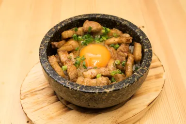 宵の空「トンテキチャー丼」