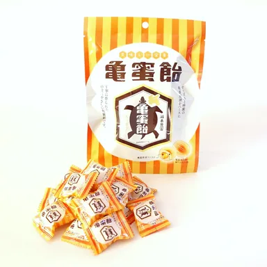 リニューアルした亀蜜飴