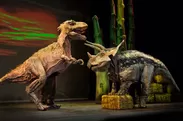 ティラノサウルス×トリケラトプス