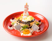 ぐでたま誕生5周年メニューは、大阪店ならではの限定スイーツ！お好み焼き風パンケーキなど3種類を4/16～5/31期間限定で提供