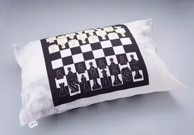 チェス柄ピロケース表面