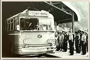 開業当時の関電トンネルトロリーバス