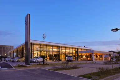 メルセデス・ベンツ浦安　ショールーム外観