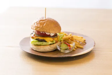 1周年感謝企画対象商品のハンバーガー