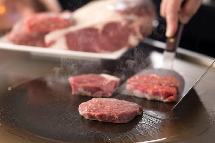 お好きなステーキをお腹いっぱい楽しめる
選んで楽しい「ランチオーダーバイキング」開催
2018年4月28日（土）より 第一ホテル東京シーフォートにて