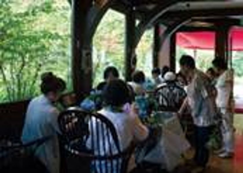 六甲オルゴールミュージアム　～ミュージアムガーデンを楽しむ～
 初夏の草木を集めてつくるフラワーアレンジとランチ
2018年5月24(木)開催（4月1日（日）予約開始）