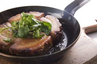 3時間じっくりやきあげた 「豚のぐるぐる焼“ボルケッタ”」