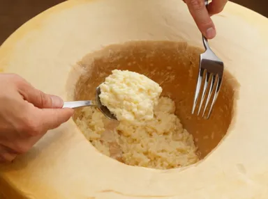 パルミジャーノチーズで目の前で作るリゾット