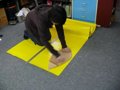 クレイモデルから型紙作成して布地裁断