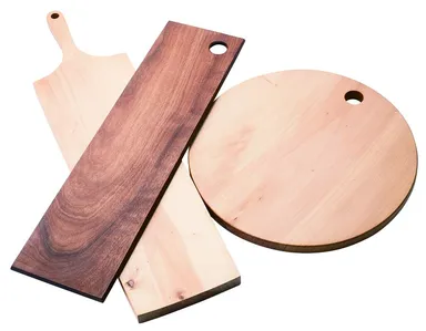 ＜スローウォーターカフェ＞器としても活躍するウッドボード