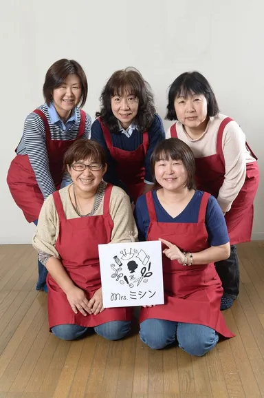 ミセスミシン(初期メンバー5名)