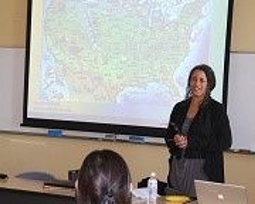 政治経済学部開講
「トップスクールセミナー」（国内留学体験）
-世界各国の大学から招いた教員から、専門分野を英語で学ぼう-