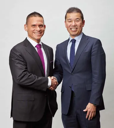 ジボダン ジャパン株式会社　代表取締役社長　ピーター・ツィンク(左)、取締役副社長　増本 聡(右)