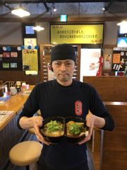 1杯なのに2度美味しいを実現！見た目にもインパクト大　ハーフ＆ハーフ ラーメンが神戸市西区に初登場　4種のスープから選べる組み合わせは6パターン