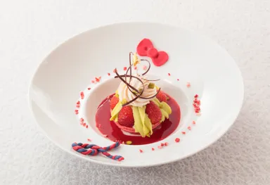 デザートセット　メリーゴーラウンド ～苺のマカロンに乗って～