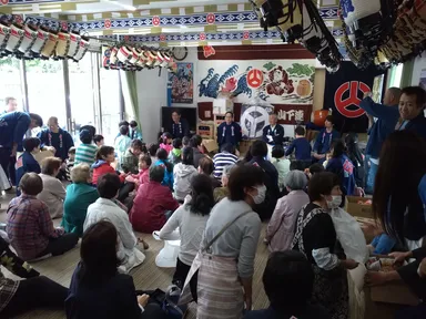 先日行われた糸目付け祝いの様子