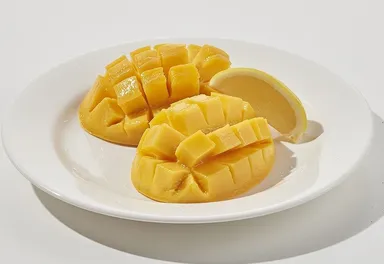 【ジョナサン】切り立て！完熟フレッシュマンゴー