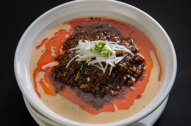 日本で唯一無二の“担担麻婆麺”