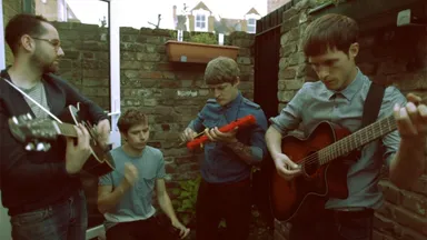 BURBERRY ACOUSTICのLife in Filmパフォーマンス