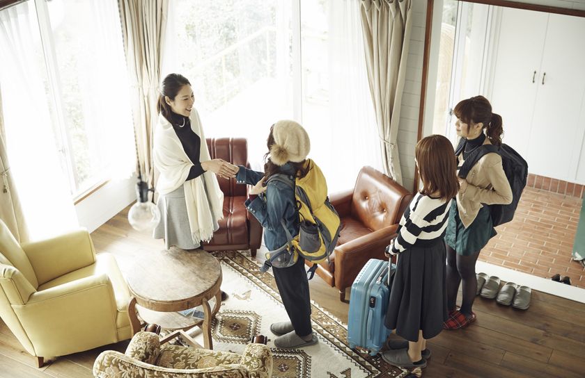 多言語対応の無人フロント業務代行「テレビdeチェックイン(TM)」
観光庁「住宅宿泊事業法」施行に準じたサービス提供をスタート
