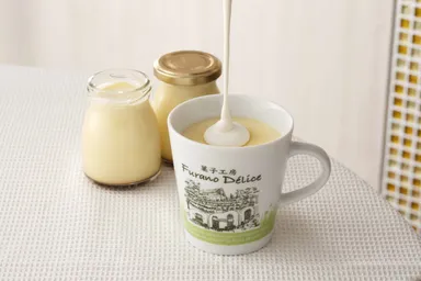 【菓子工房 フラノデリス】しんむら牧場の放牧牛乳マグカッププリン